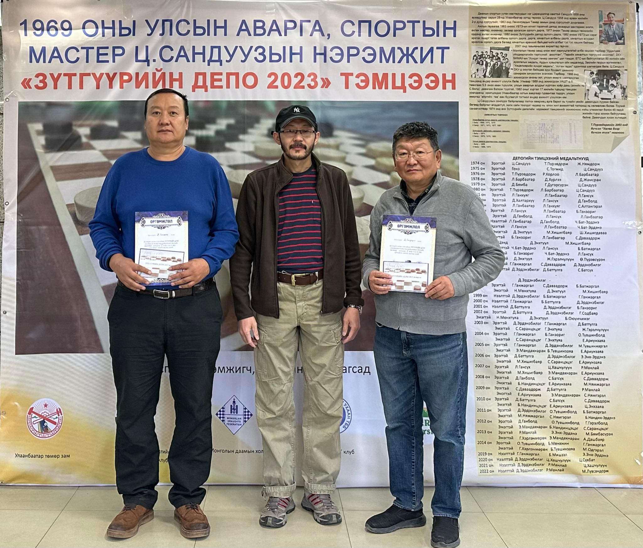 Бокс: Флойд Мэйвэйдер эргэн ирнэ